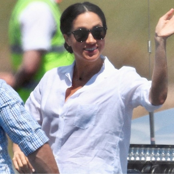 NEW Meghan Markle Inspired Yellow Gold-Filled Inverted Teardrop Pendant Necklace - Picture 7 of 11